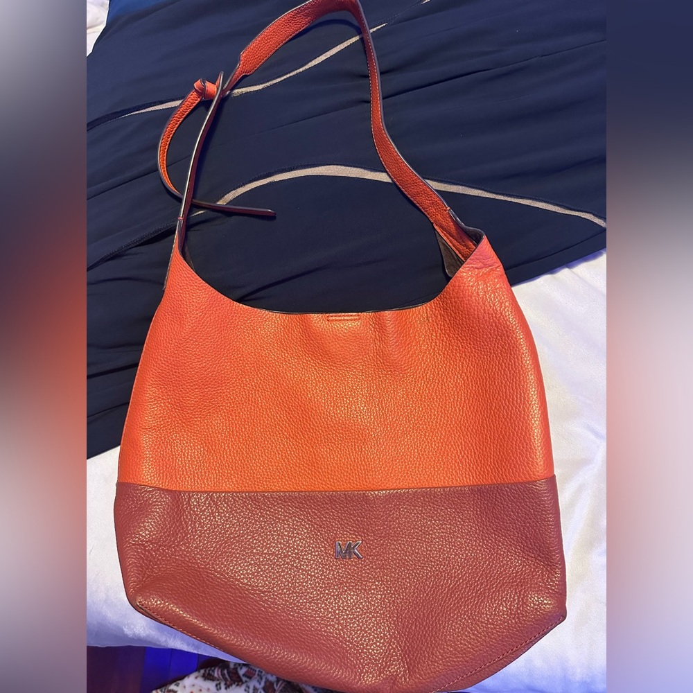 Michael Kors Junie Medium Leather Butternut
Hobo Handbag Purse